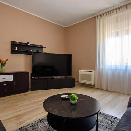 Apartment Frane