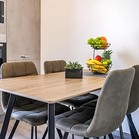 Apartment Frane